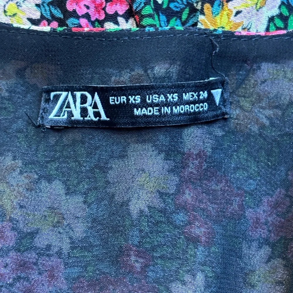 Zara Floral V-Neck Mini Dress Blogger Favorite Metallic XS Cottagecore - Picture 6 of 13